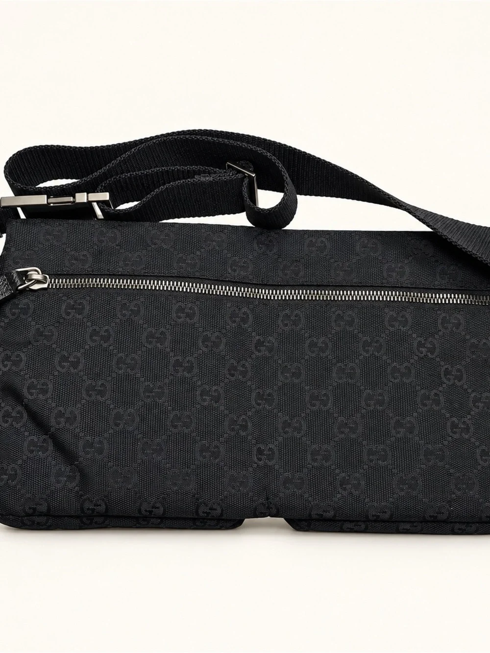 Gucci Black GG Canvas Crossbody Pouch with Strap